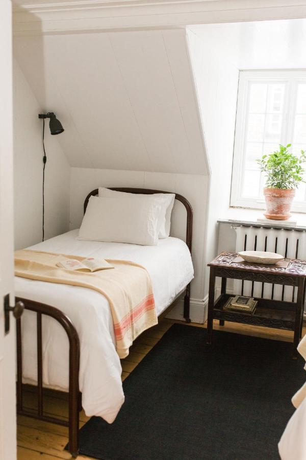 Le Vieux Presbytere Saint-Vallier Екстериор снимка